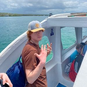 Meet your Posher, Eli